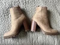 Wildleder Boots Stiefeletten Gr. 39 beige Berlin - Pankow Vorschau