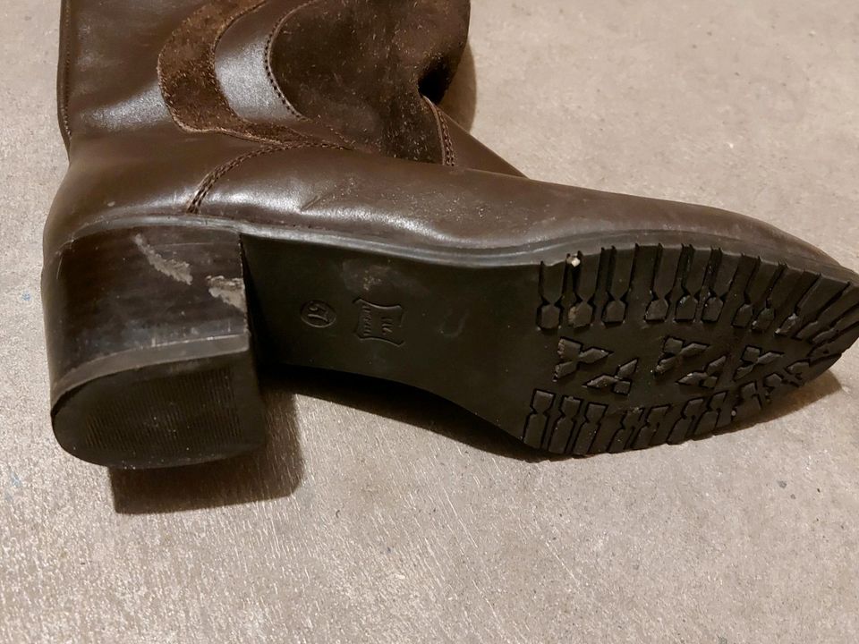 Braune Stiefel Größe 37 in Berlin