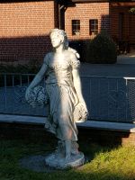 Statue einer Frau bei der Weinlese Häfen - Bremerhaven Vorschau