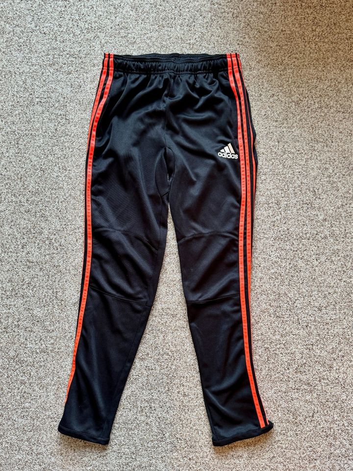 Trainingshose Adidas climalite Gr. 164 schwarz/orange in Hannover