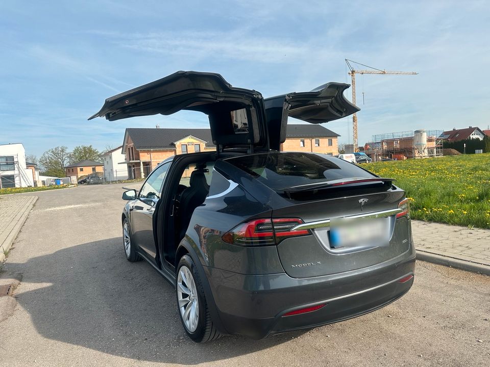 Tesla Model X 100D TÜV Neu 6 Sitzer Vollausstattung Autopilot in Ellwangen (Jagst)