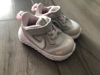 Nike Kinderschuhe Gr. 19.5 NEU Hessen - Dillenburg Vorschau