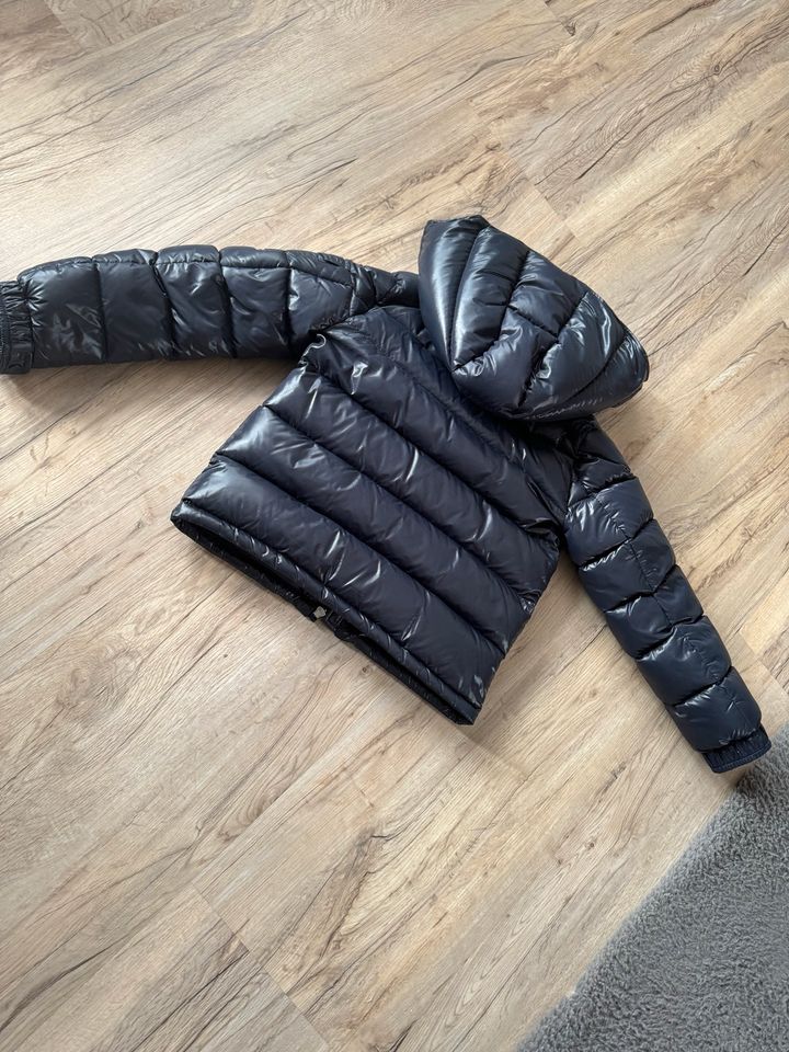 Moncler Jacke jungen 10 Jahre-140cm- in Rothenburg o. d. Tauber