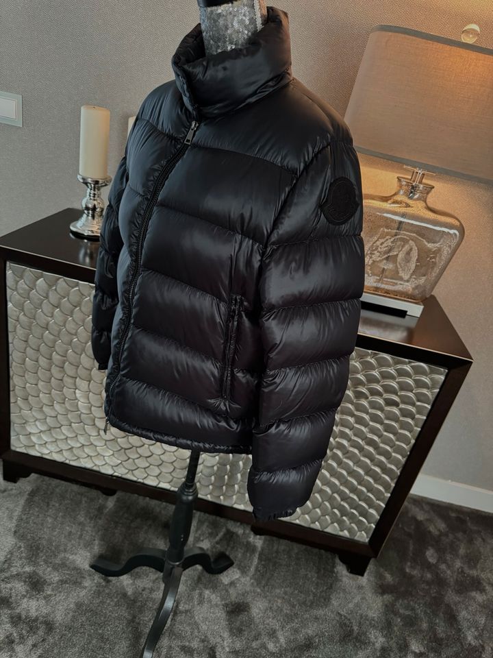 MONCLER Jacke Copenhague Daunen schwarz Size 4 NP 895€ in Stralsund