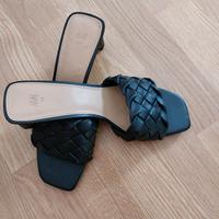 Neue  schwarze Clogs mit niedrigen Absatz Gr.38 Bayern - Alzenau Vorschau