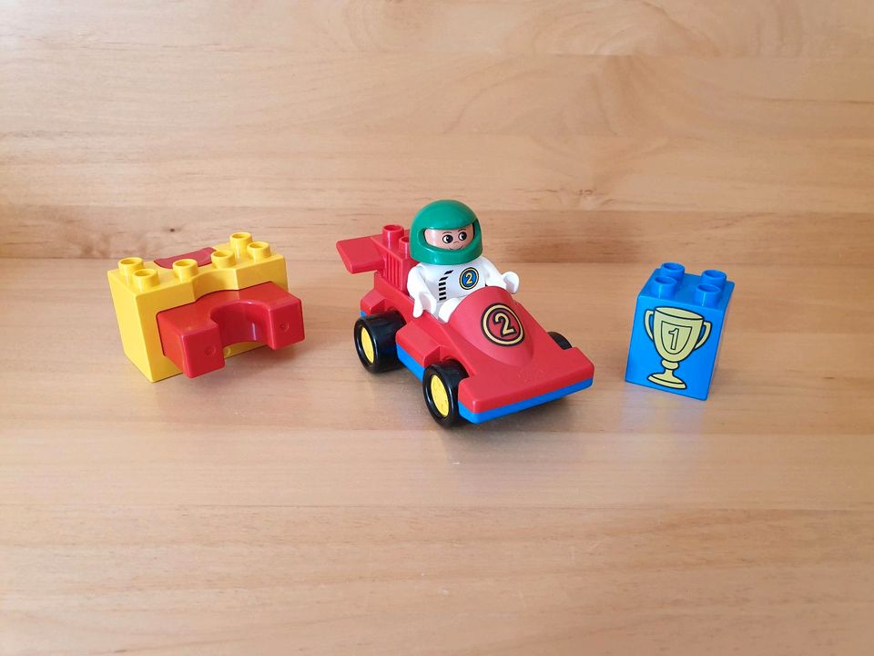 Lego Duplo 2607 Rennwagen Rennfahrer Katapult in Stade