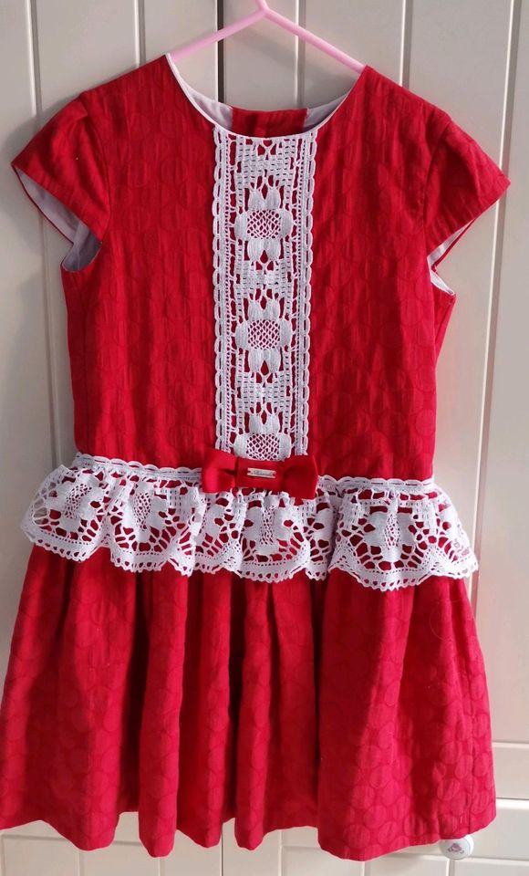 Maedchen Kleid Gr. 122 - 128 Spanien in Bremen