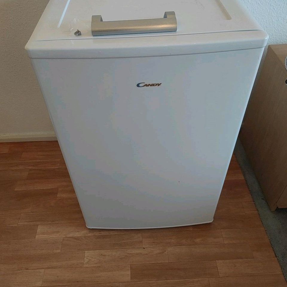 Kleine Kühlschrank gebraucht (fast neu 6 Monaten) in Potsdam