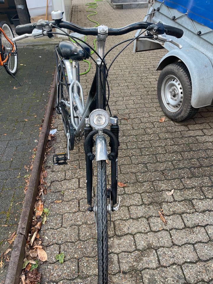 ⭕️⭕️MC Kenzie 28 Zoll Damenrad aus Aluminium, 24 Gänge. in Essen