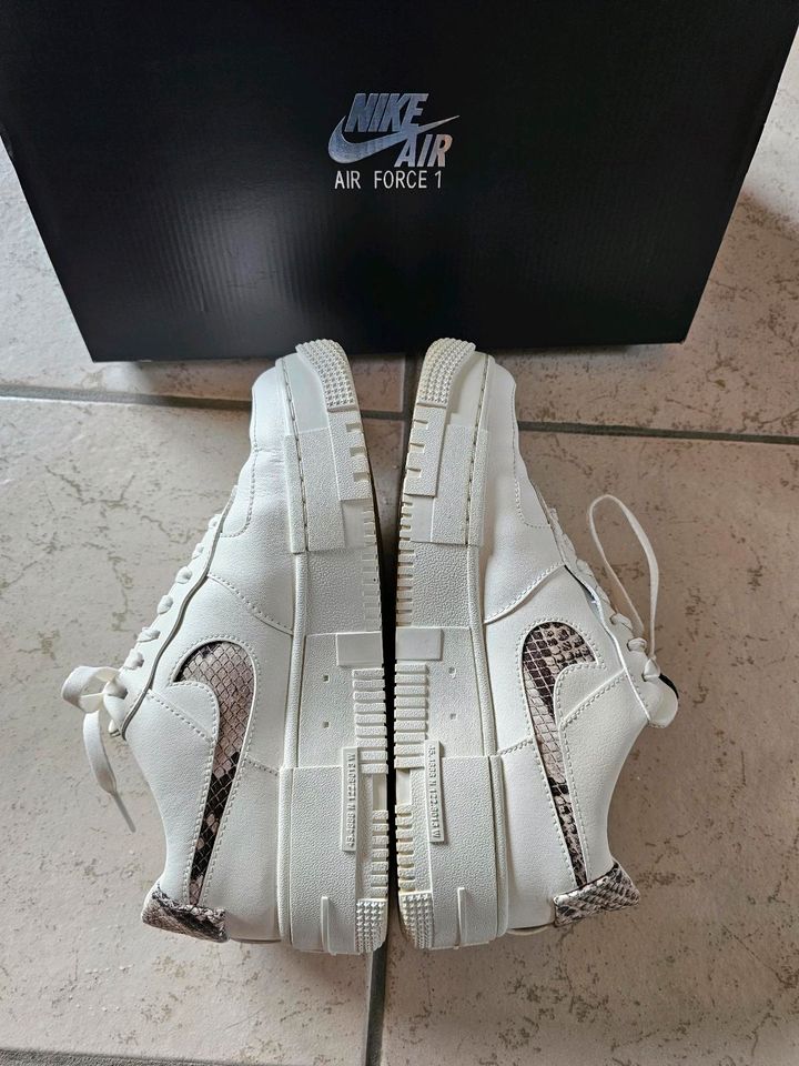 Nike Air Force 1 Pixel SE in Kelberg