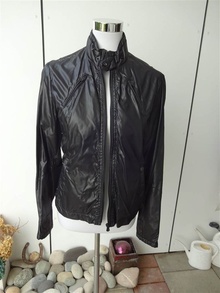 Jacke von G-Star, glänzendes Material, schwarz, Gr. 36, NEU in München