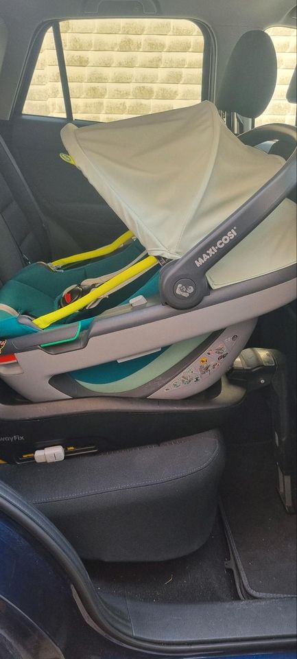 Maxi cosi coral inkl. Isofix Station in Hüttenrode