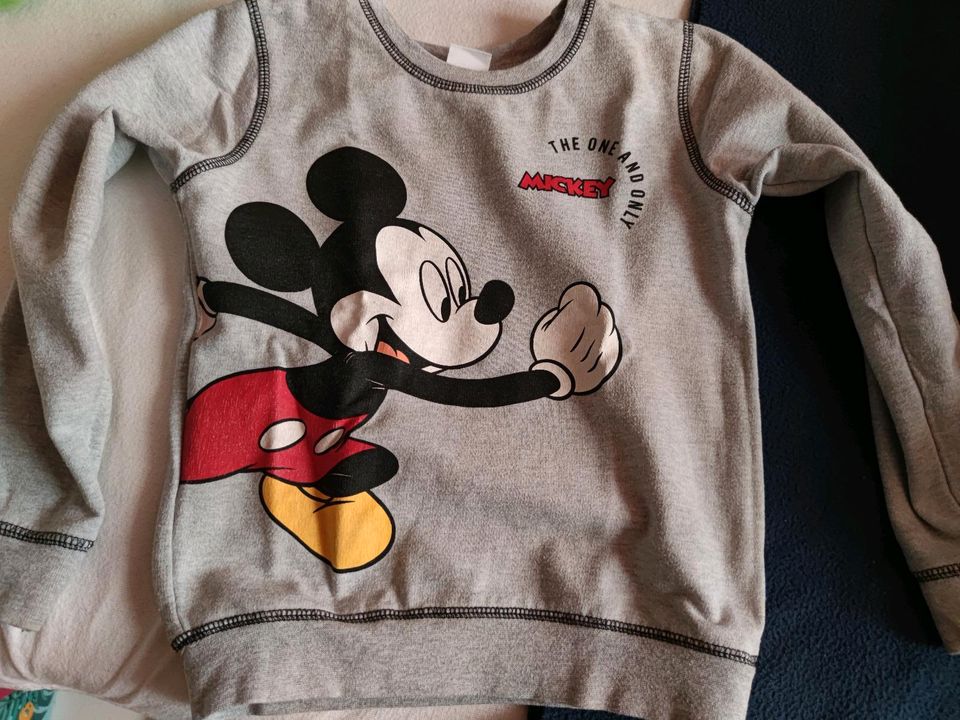 Disney Pullover Größe 116 in Leipzig