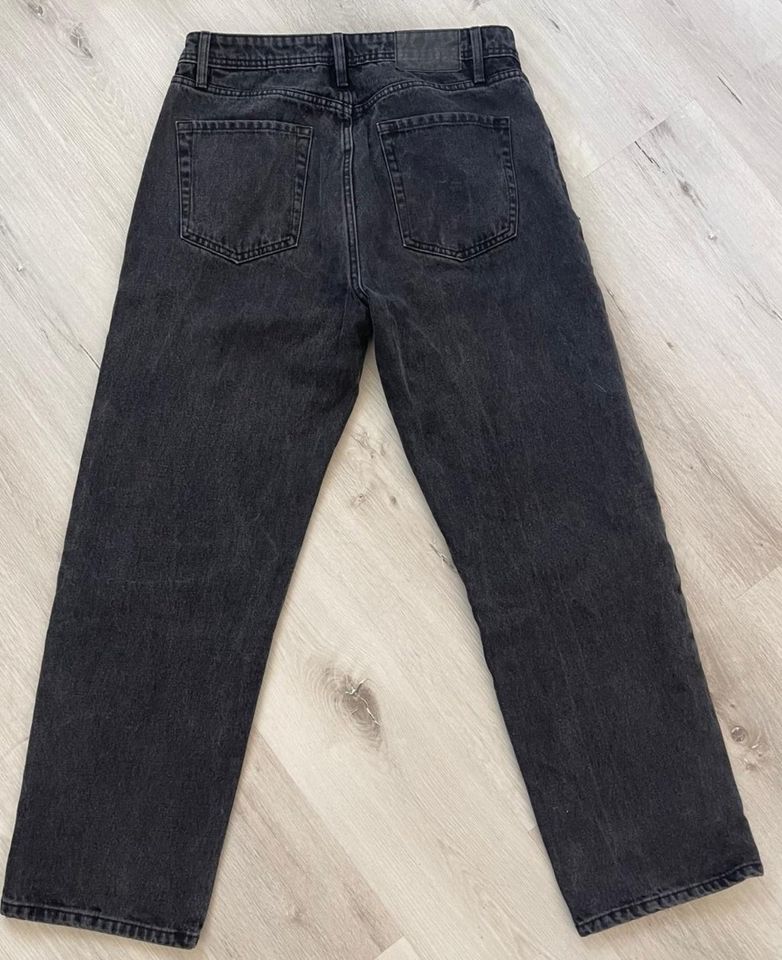 FSBN Jeans schwarz Gr.31/30 Damen in Abstatt