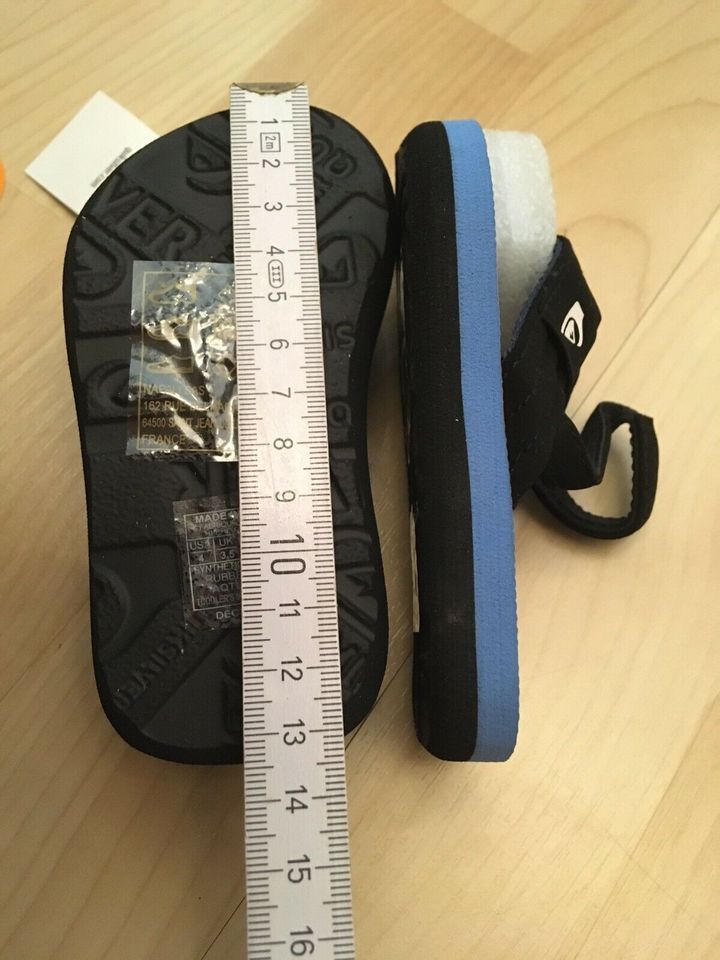 Quiksilver Badeschuhe Flipflops, NEU, Größe 20 in Frankfurt am Main