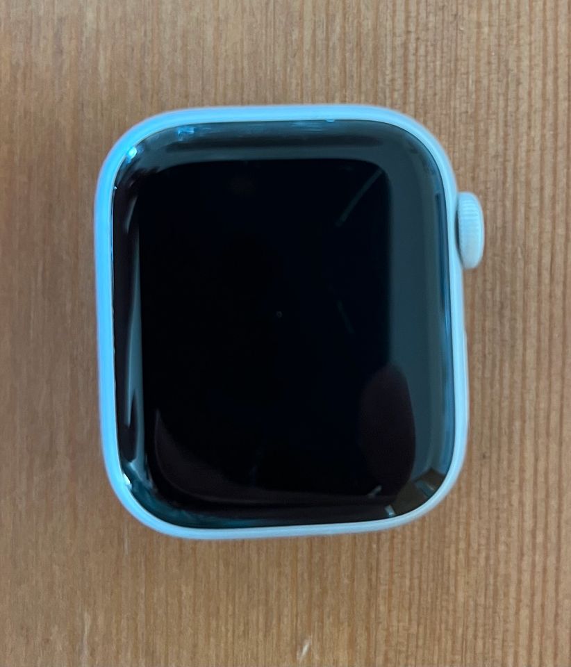 Apple Watch Series 8 (41 mm) mit Garantie bis 06/24 in Mühlacker