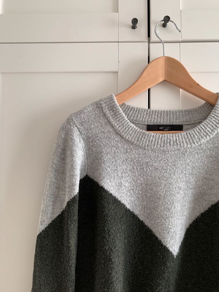 Vero Moda - Strickpullover (grau, grün, m) in Kutenholz