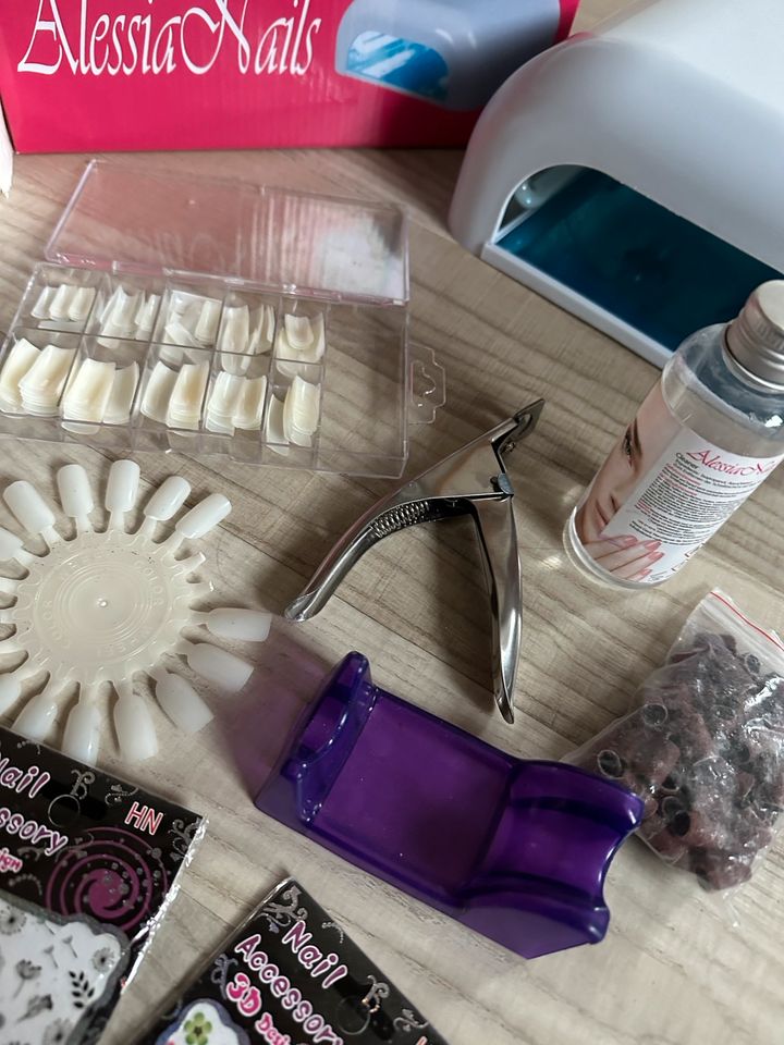 Alessia Nails Starterset UV Lichthärtergerät  + Zubehör in Argenbühl