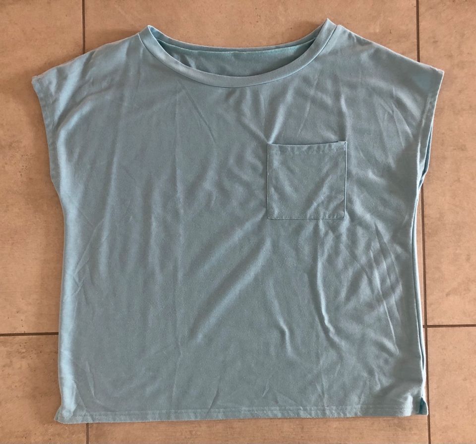 Shirt Tshirt Gr. XXL Oversize hellblau in Neukirchen-Vluyn