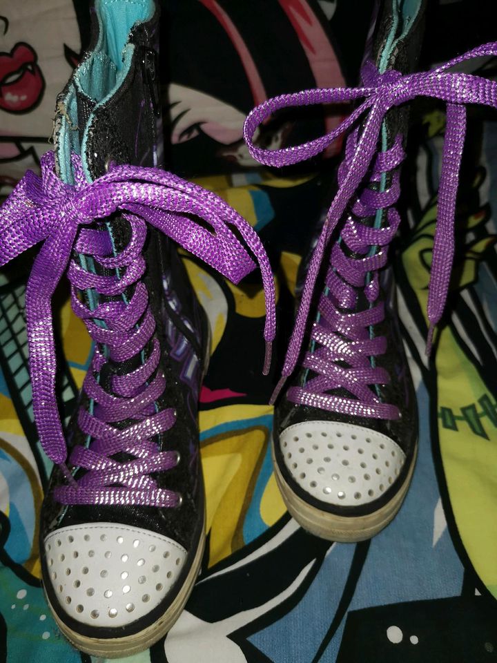 tolle Schuhe Stiefel Gr. 33 passend zu Monster High in Heidelberg