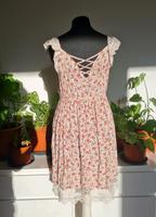 Kleid mit Blumen und Spitze Baden-Württemberg - Mannheim Vorschau
