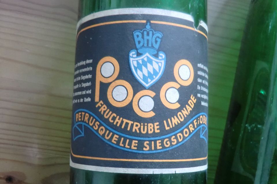 Alte Limoflaschen Prägeflasche Siegsdorfer Petrusquelle Pocco in St. Georgen bei Traunreut