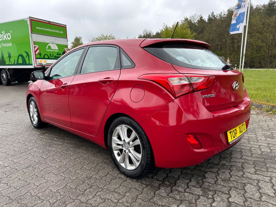 Hyundai i30 / 1,4 Benzin/ NAVI/ TÜV NEU in Rastow