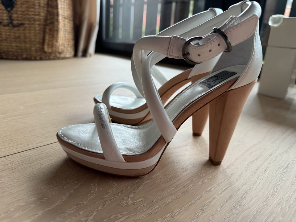 Calvin Klein Sandalen weiß in Krefeld