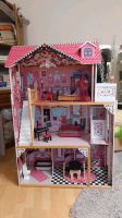 Puppenhaus Barbie mit Möbeln . Selbstabholer . 49 Euro Hessen - Kassel Vorschau