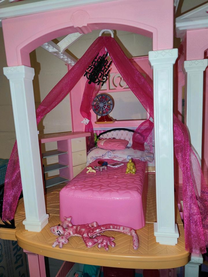 Barbie Haus Traumvilla Dreamhouse CJR47 in Blomberg