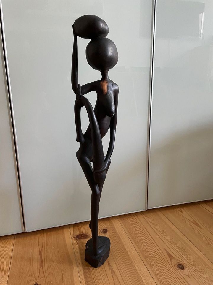 Afrikanische Holz Skulptur Frau in Berlin