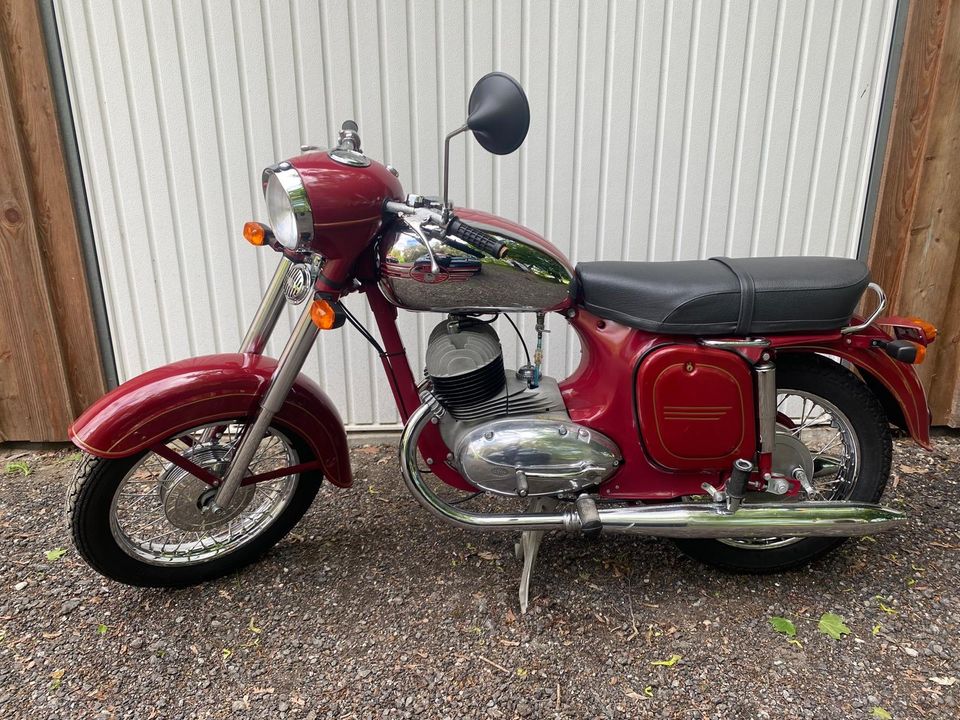 Oldtimer - Motorrad „Jawa 354/06“, restauriert, von 1963 in Beidendorf