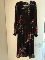 Kleid mit Blumen Nordrhein-Westfalen - Emsdetten Vorschau