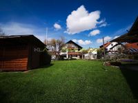 Zweifamilienhaus in stadtnaher Lage mit Baugrundstück in Hergatz-Schwarzenberg zu verkaufen Bayern - Hergatz Vorschau