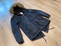 Tommy Hilfiger Herren Winter Jacke Parka mit Pelz - Größe M Hessen - Dillenburg Vorschau