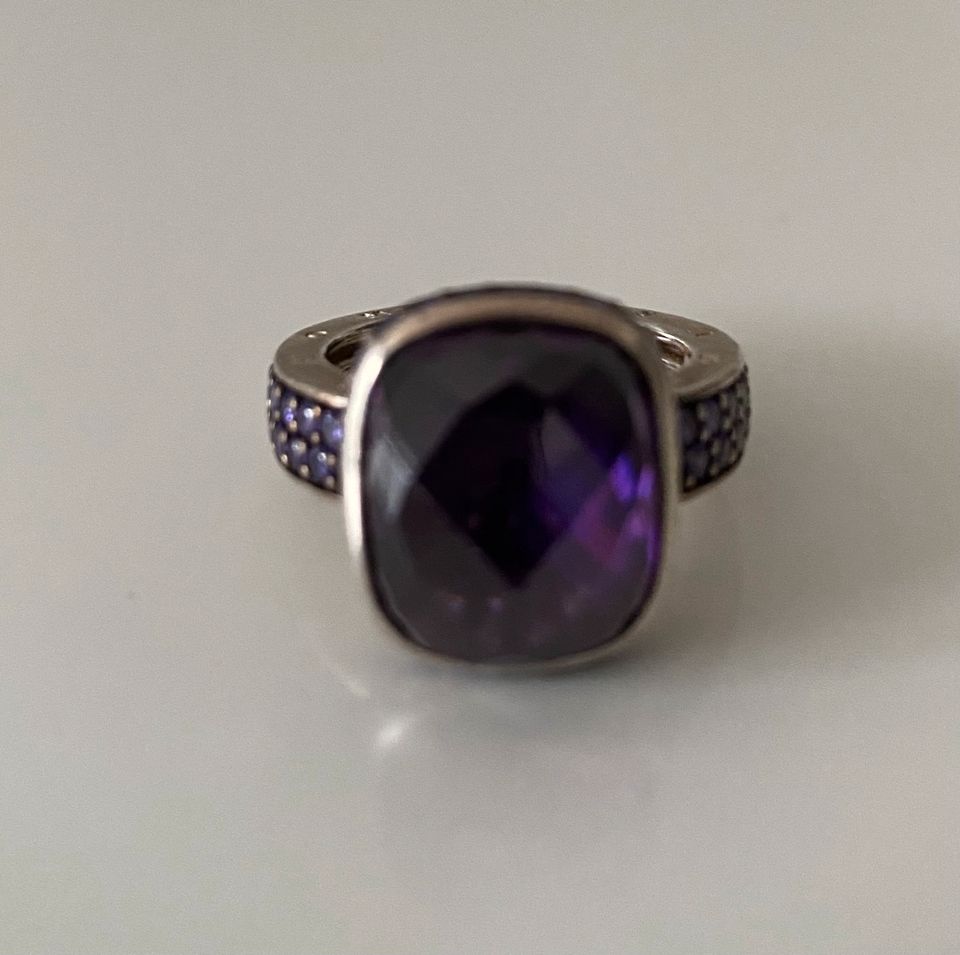 Exklusiver Ring von Thomas Sabo, Gr. 54, lila in Duisburg