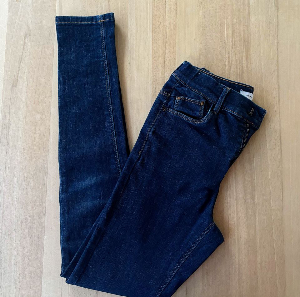 dkl. blaue Jeans von Name it Gr.140 in Ilsfeld