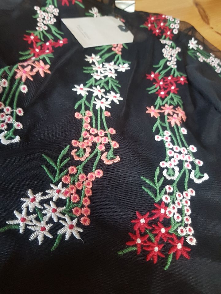 Zara Tshirt 128 Stickerei Top Oberteil neu in Berlin