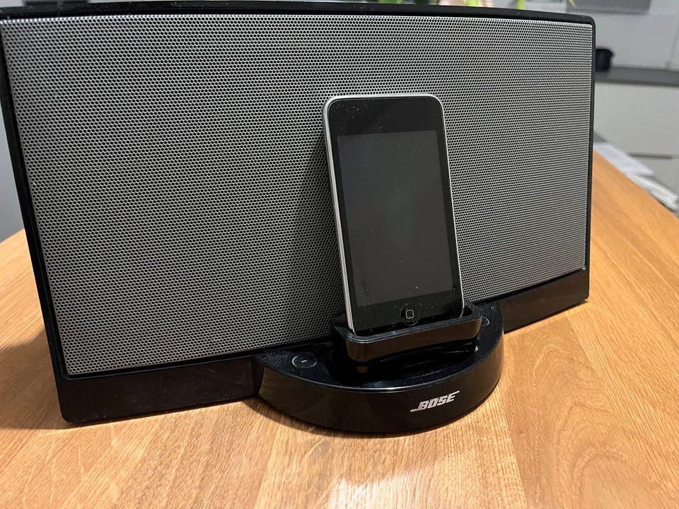 Bose Sounddock mit iPod Touch 16GB in Markdorf