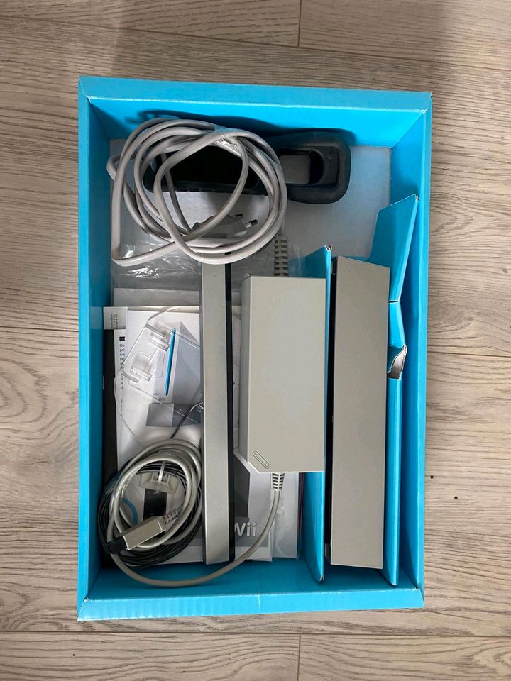 Nintendo Wii mit Balance Board in Geldern