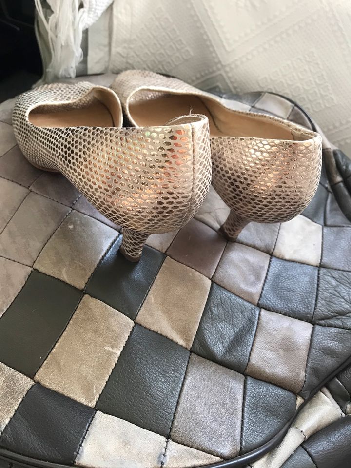 Peter Kaiser 6,5 Peep toe heels gold beige 40 in Heidelberg