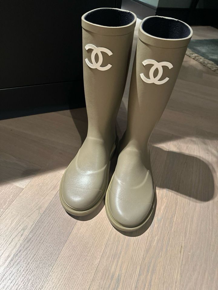 Orig. Chanel Gummistiefel Stiefel NEU sold out 37 grün in Gummersbach