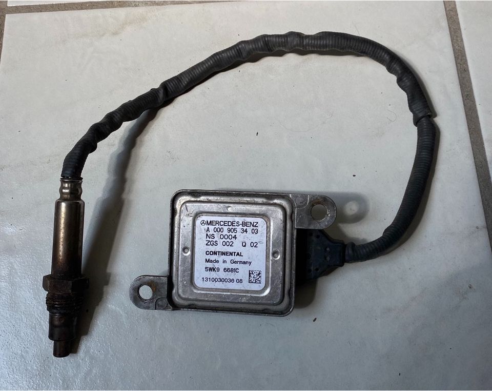 Original Mercedes NOX-Sensor A0009053403 (C218, X218, W212, W222) in Haigerloch