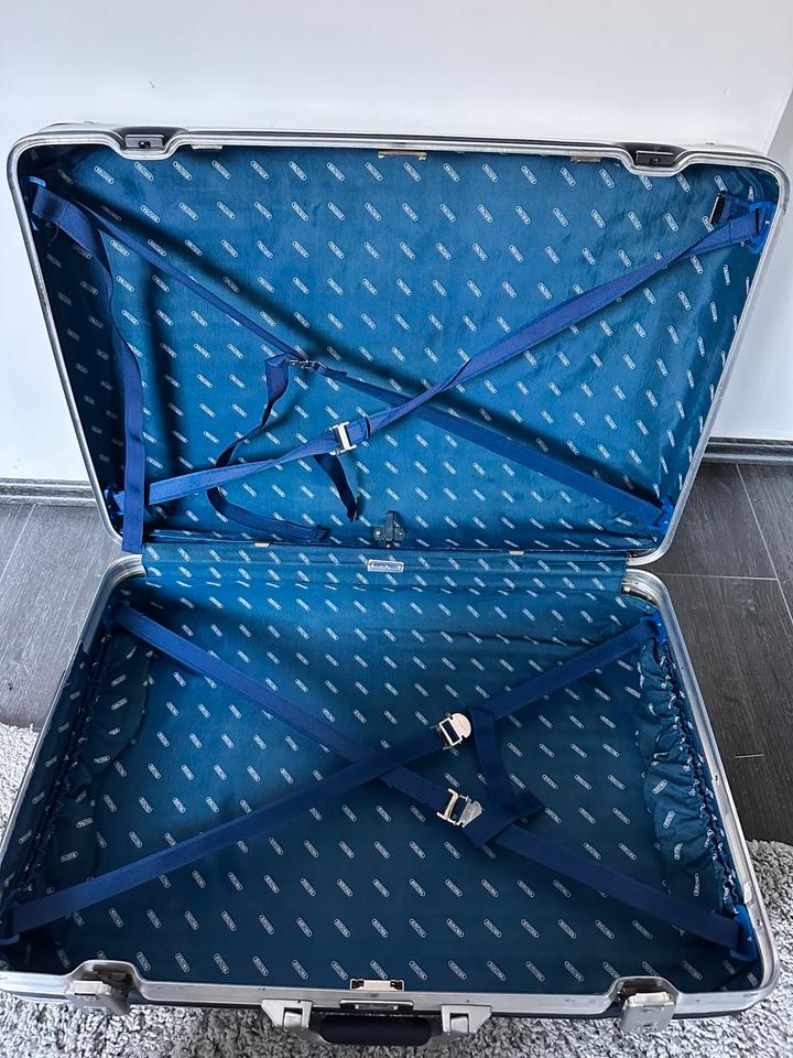 RIMOWA Silver Integral Koffer mit 2 Rollen - Recrafted Gutschein in Tönisvorst