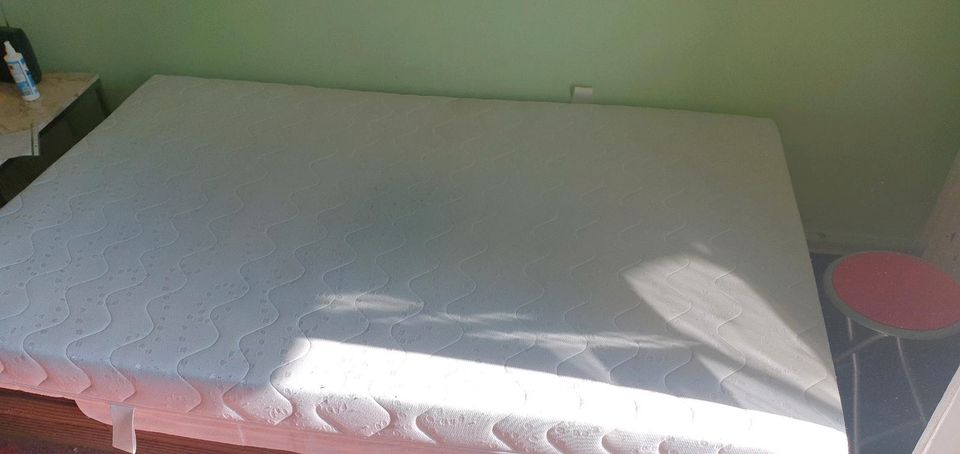 Sehr breite Matratze für Bett Maße: Breite 119 Länge: 195 cm in Berlin