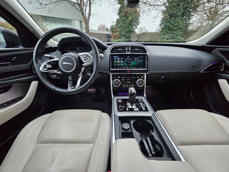 Jaguar XE R-Sport*BLACKEDITION*LEDER+SHZ*KAMERA*NAVI* in Saarlouis