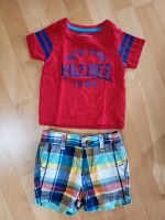 Tommy Hilfiger T-Shirt kurze Shorts gr.74/80 Bayern - Waakirchen Vorschau