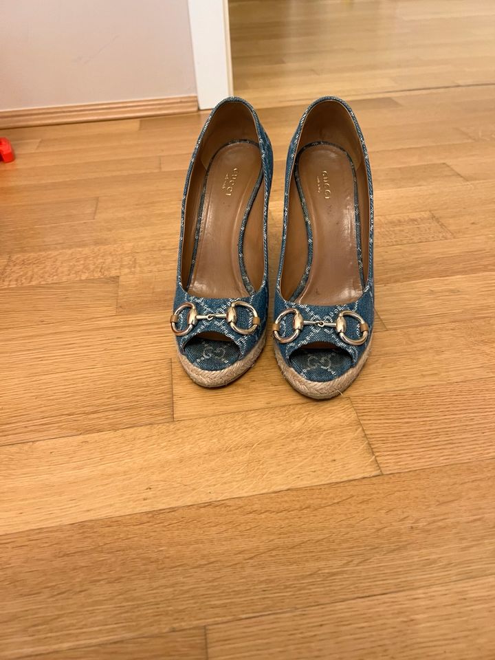 Gucci Damen Sandalen in Düsseldorf