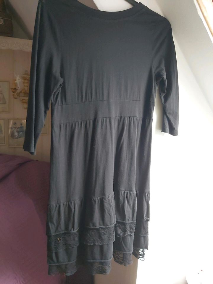 Schwarzes Kleidchen mit Spitze Edc  3/4 Arm in Krauschwitz