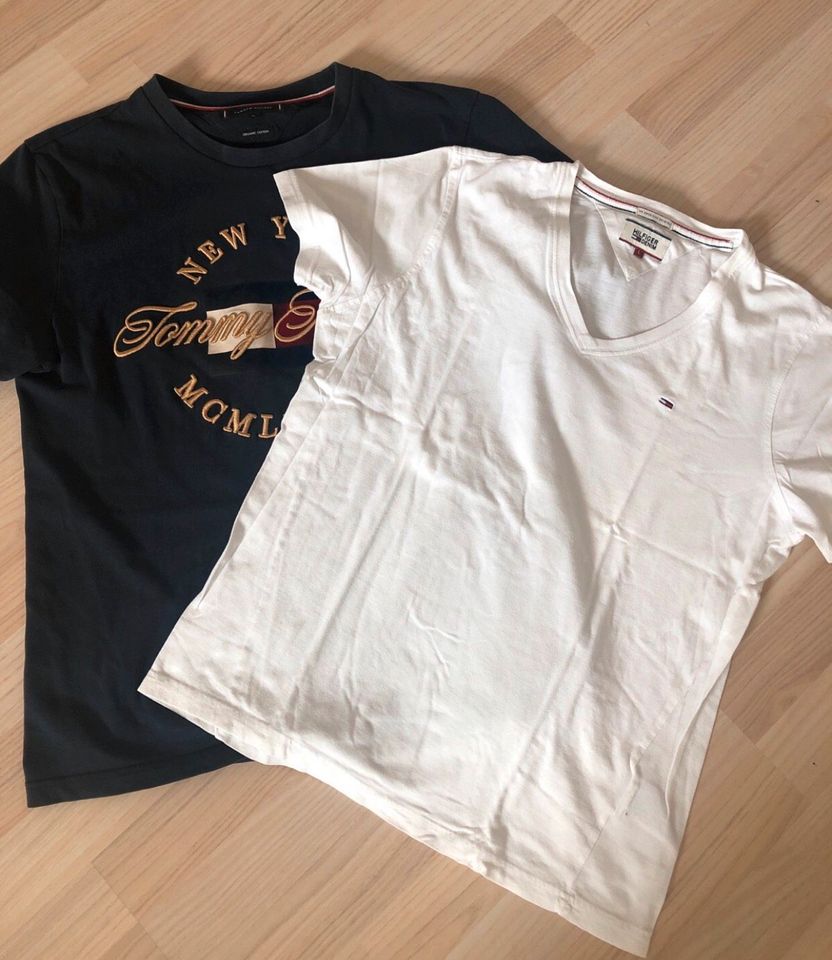 2 Stck Tommy Hilfiger T-Shirts L Top ! in Schwalmstadt